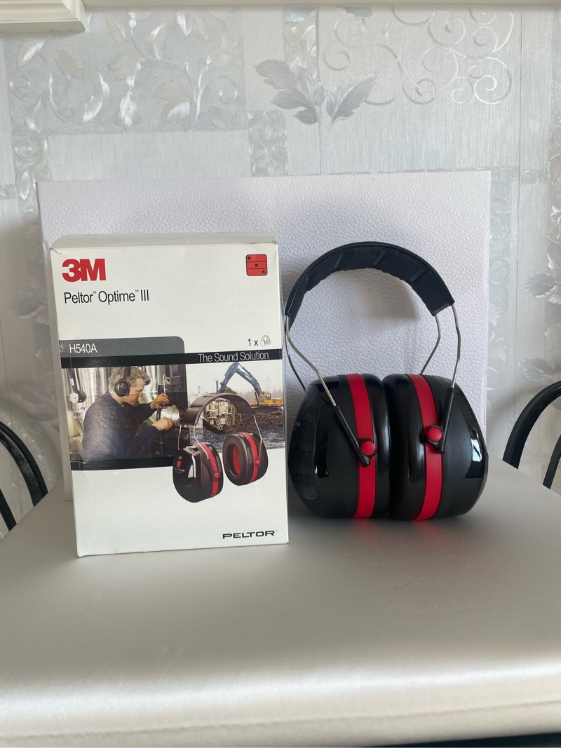 Uusi Kuulosuojain,  3M Peltor Optime III