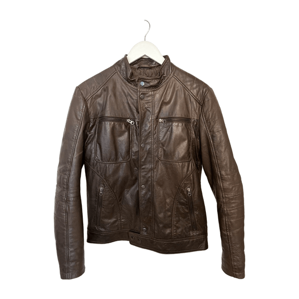 The leather point coat