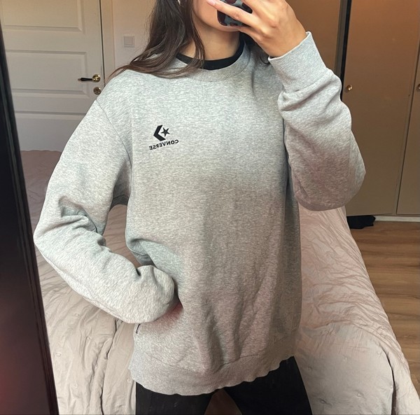 Grå Converse sweatshirt