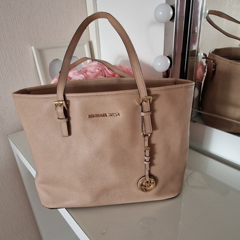 Michael Kors laukku