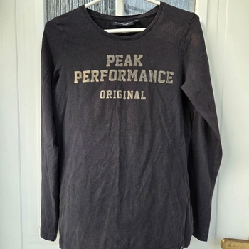 Peak performance blouse