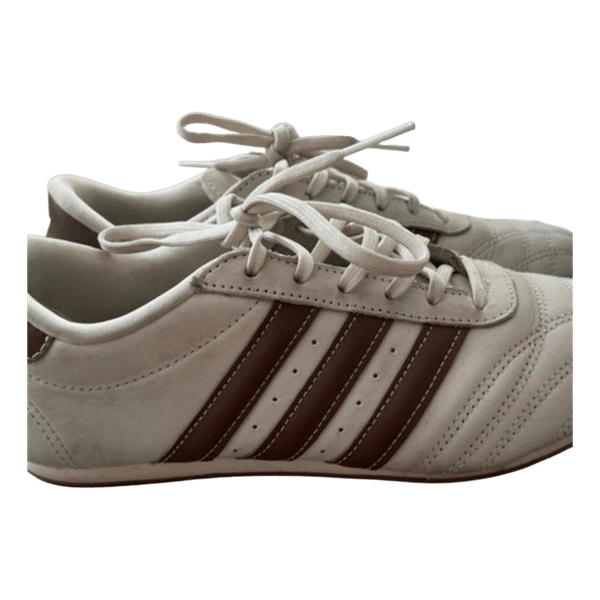 Hvide Adidas sko