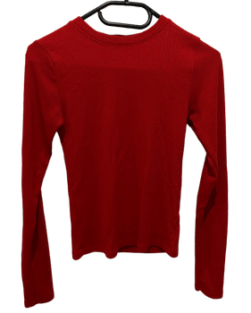 Red ribbed long-sleeved top