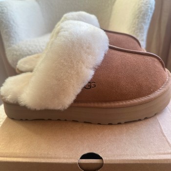 UGG Kathryn Supreme Platform Ispardavimas