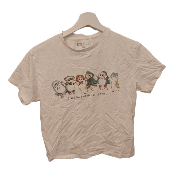 Uniqlo mofusand graphic t-shirt