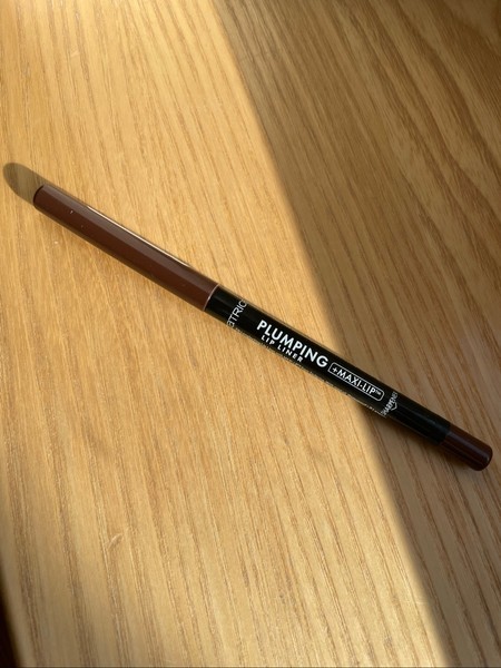Catrice plumping lip liner