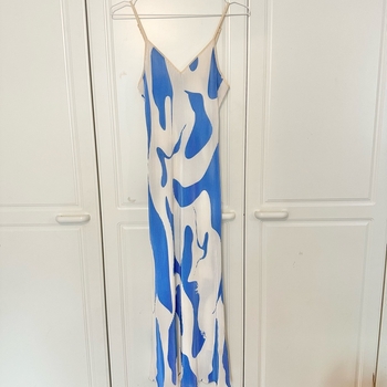 sinivalkoinen mekko XS