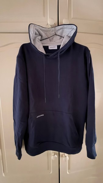 Navy Jack & Jones hoodie