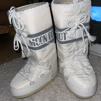 Moon boot shoes
