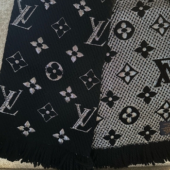 Louis vuitton scarf