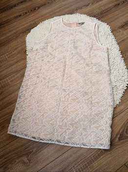 White patterned sleeveless dress