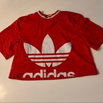 Oversize Adidas t-paita