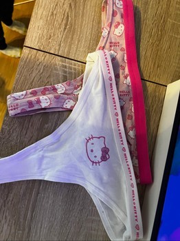 Hello Kitty thong set