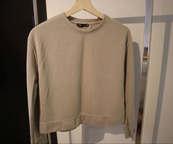 Beige ribbed sweatshirt