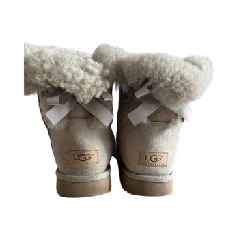 beige mini bailey bow Uggit 