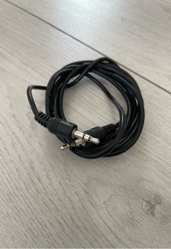 Musta 3,5 mm audiokaapeli