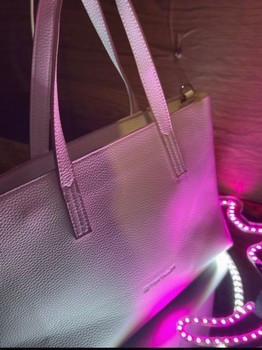 Selling this lovely Tom Tailor structured tote/shopper bag in very good condition.