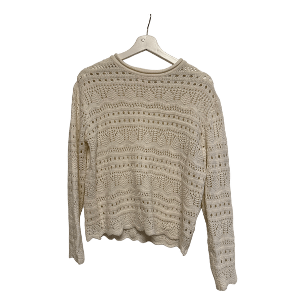 White knitted jumper