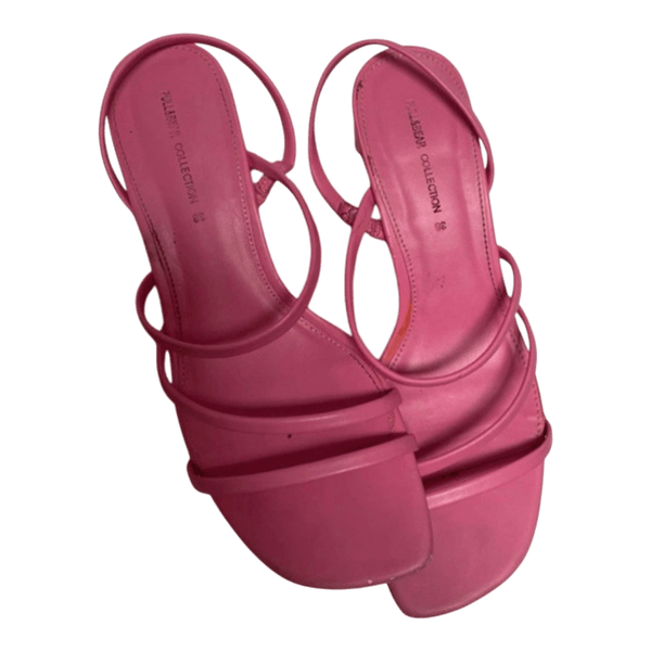 Low heeled pink sandals