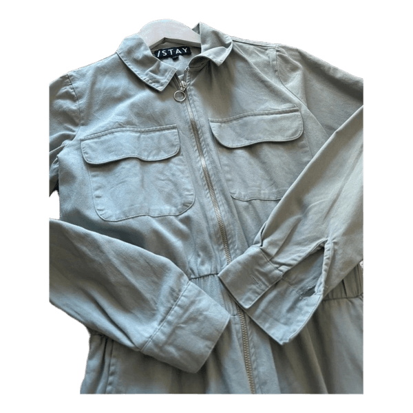 Turkos utility jumpsuit / byxdress från /STAY, storlek S