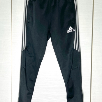 Adidas urheiluhousut