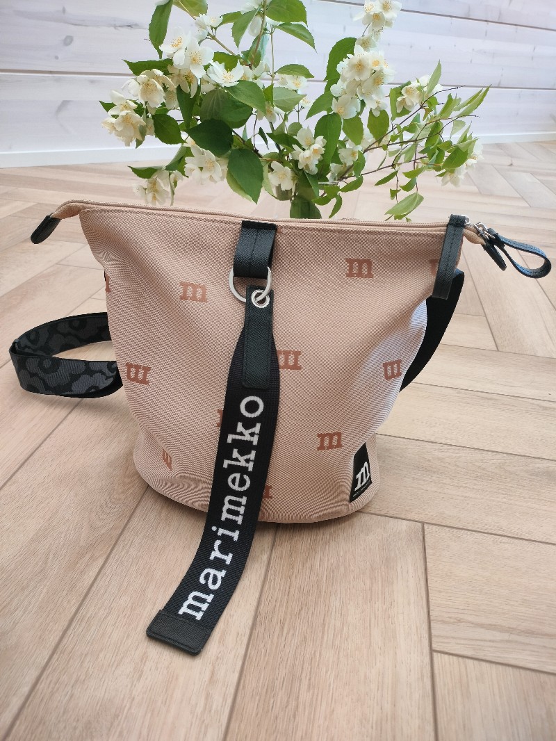 🤎 Marimekko Carry All M-logo -olkalaukku🤎