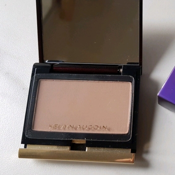 Kevyn aucoin beauty product