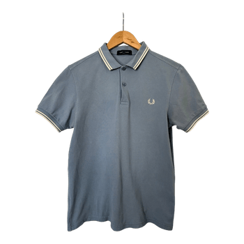 Vaaleansininen Fred Perry pikeepaita