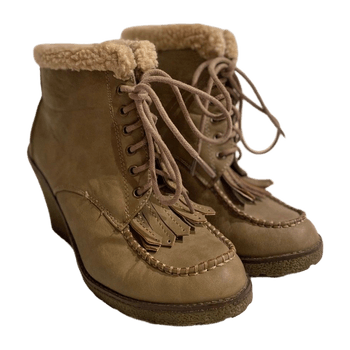 Clara’s boots