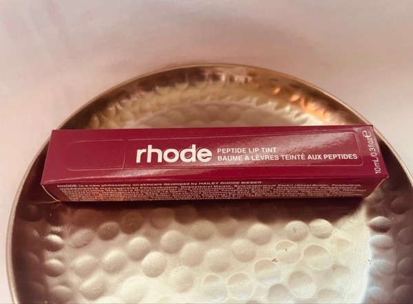 Rhode peptide lip tint