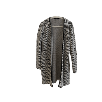 Musta-valkoinen neuletakki