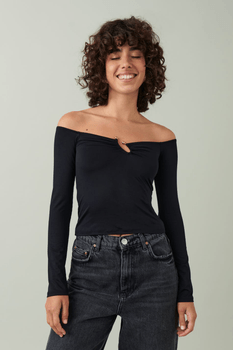 Ring detail top