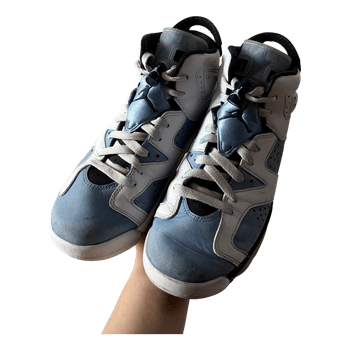 Nike Jordan 6 Retro UNC Sneakers