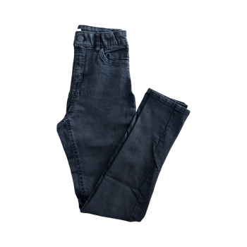 Mustat Lindexin skinny-farkut koossa 152