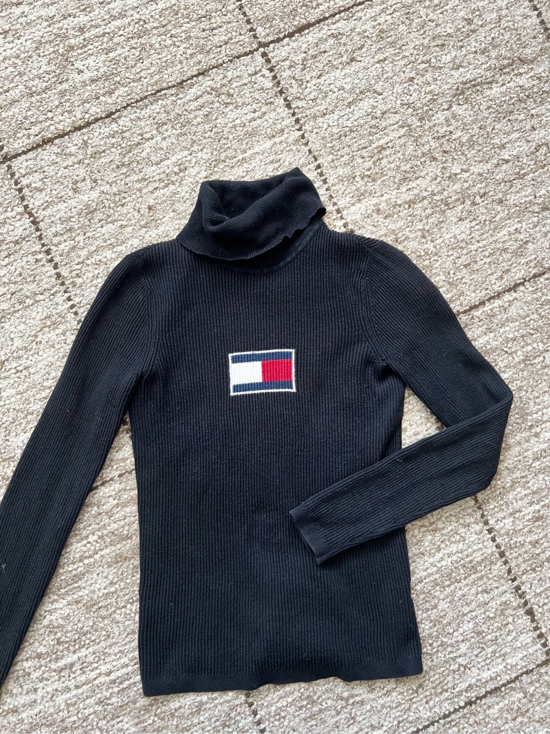 Musta Tommy Jeans pooloneule M