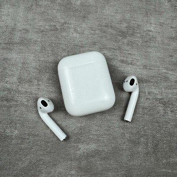 Apple AirPods 1st Generation