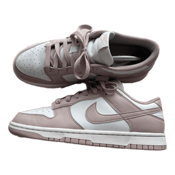 Nike Dunk Low sneakers