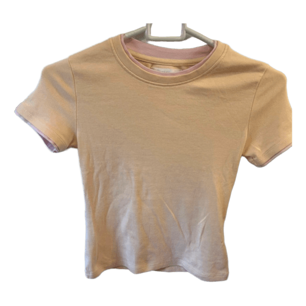 Ferskenfarvet kortærmet t-shirt