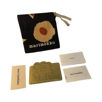 Uusi Marimekon Unikko Imprint korttikotelo