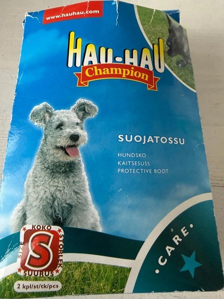 Mustat koiran suojatossut